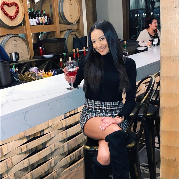 Meet your Posher, Alyssa - Picture 7 of 8